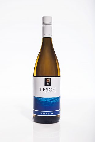 Bild einer Flasche, Weingut Tesch - Deep Blue trocken 2021, Weißwein von Weingut Tesch