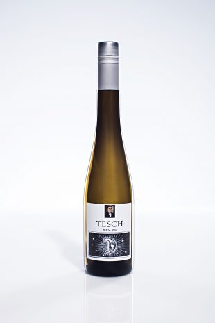 Bild einer Flasche, Weingut Tesch - Mond Riesling trocken 2022, Weißwein von Weingut Tesch